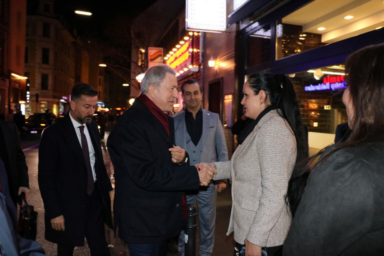 Hulusi Akar, Avrupalı Kayserililerle buluştu