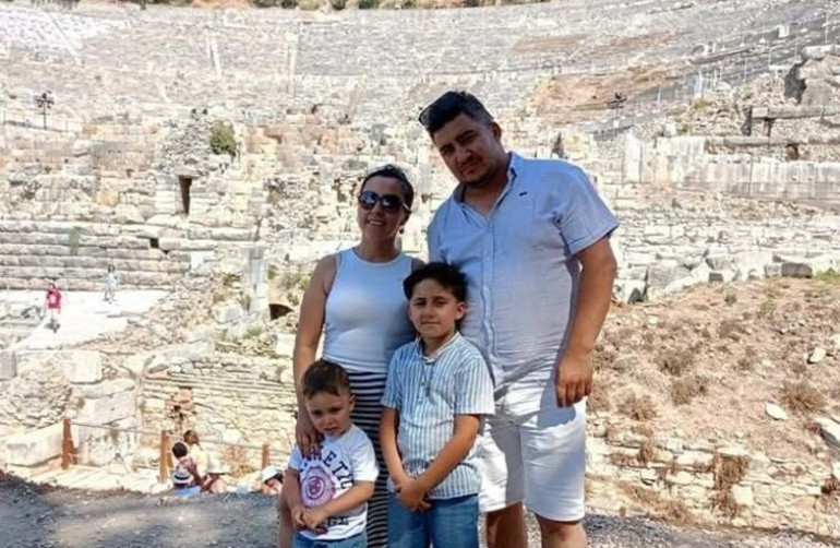 Bu acıya yürek dayanmaz: İtfaiye personeli, eşi ve 2 çocuğunu yangında kaybetti