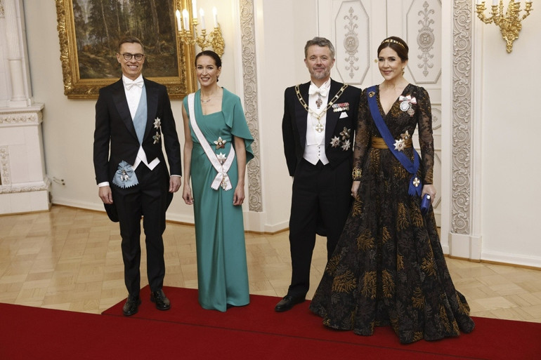 Kraliyet sarayında panik… Kate’in yaşadıkları unutulmadı… Hüzünlü kraliçe ‘hastalık’ bahanesiyle ortadan kayboldu