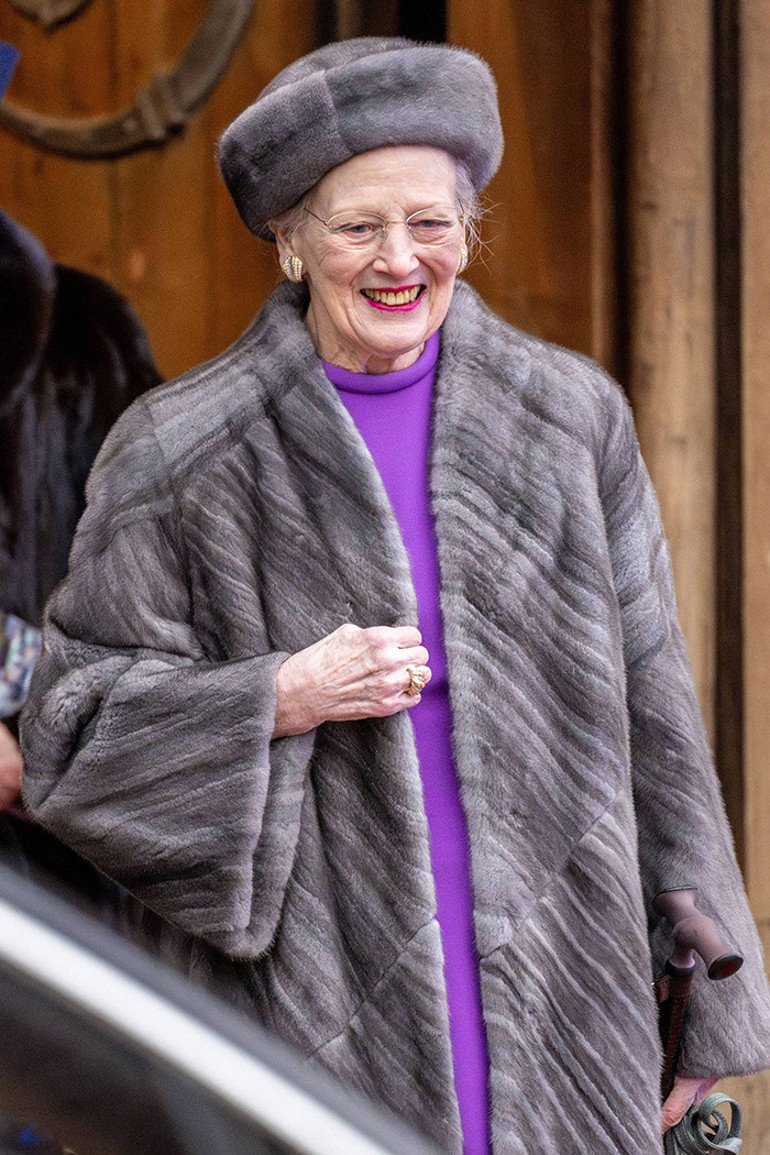 Kraliyet sarayında panik… Kate’in yaşadıkları unutulmadı… Hüzünlü kraliçe ‘hastalık’ bahanesiyle ortadan kayboldu