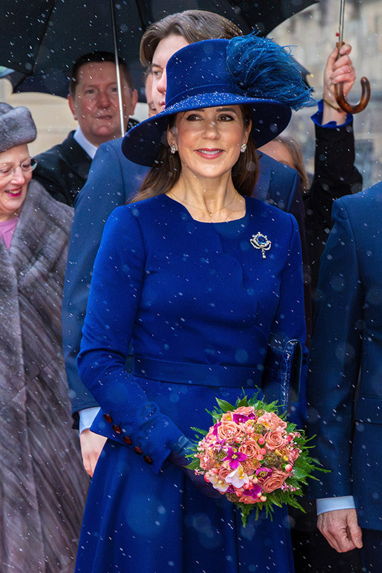 Kraliyet sarayında panik… Kate’in yaşadıkları unutulmadı… Hüzünlü kraliçe ‘hastalık’ bahanesiyle ortadan kayboldu