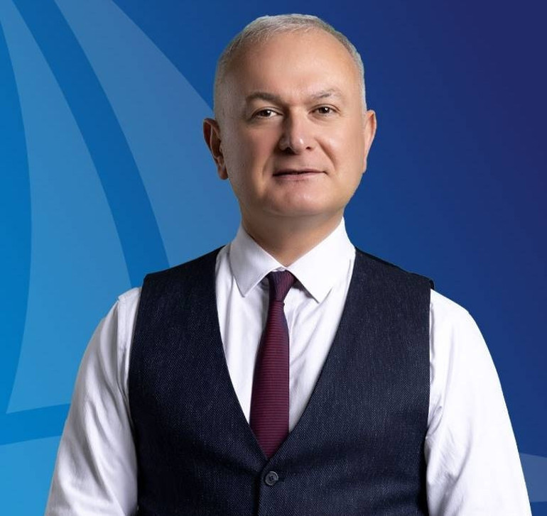 Belediyedeki ihale kavgasında kan aktı: 2 kişi bıçaklandı