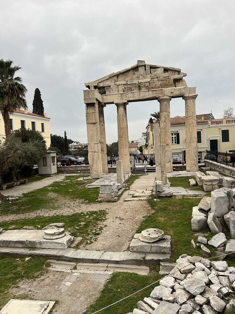 Atina’da antik dönemden günümüze yolculuk
