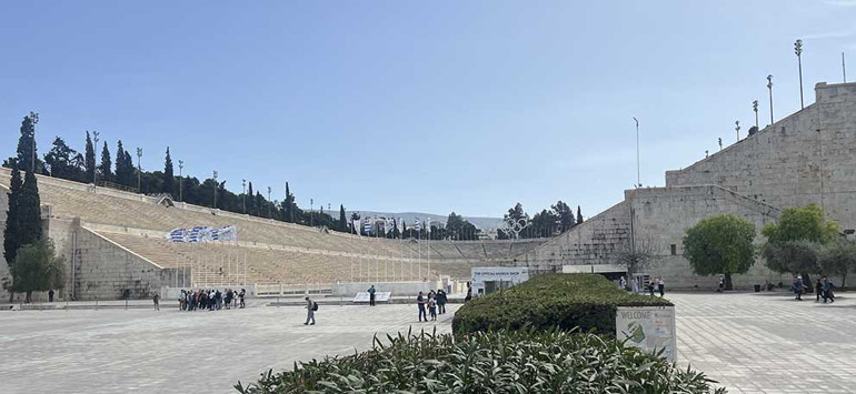 Atina’da antik dönemden günümüze yolculuk