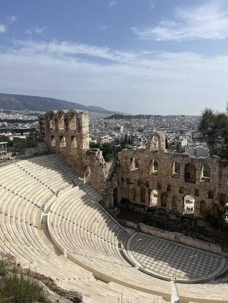 Atina’da antik dönemden günümüze yolculuk