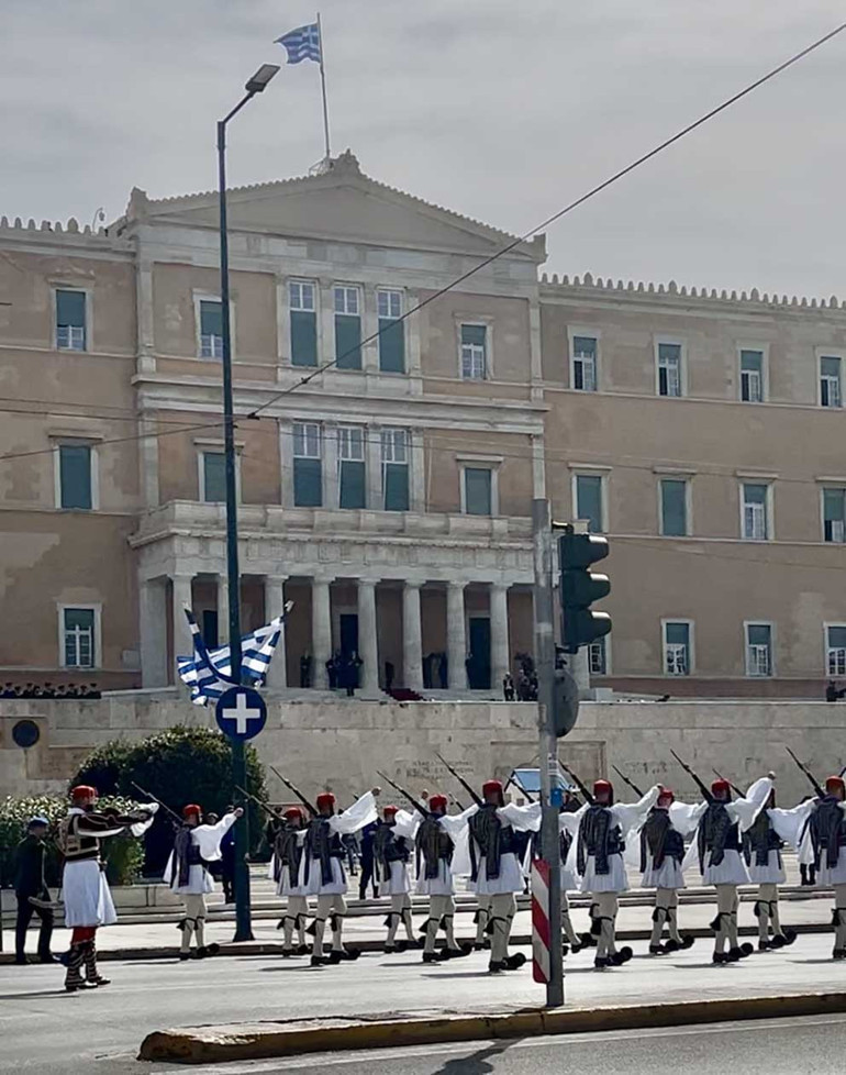 Atina’da antik dönemden günümüze yolculuk