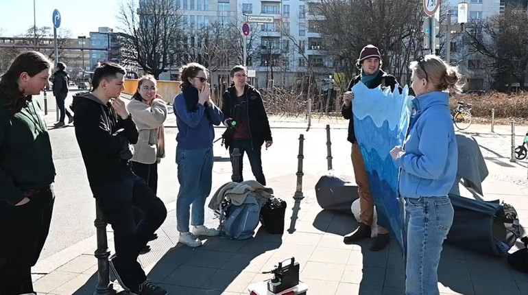 İklim aktivistlerinden CDU protestosu