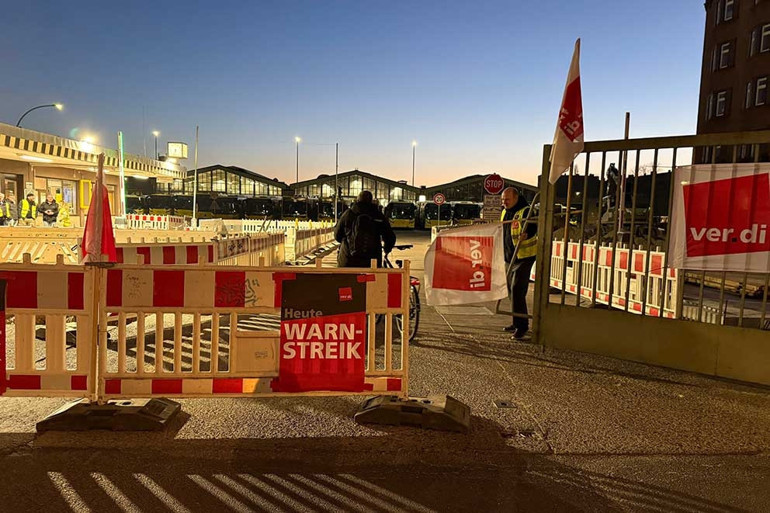 Berlin’de toplu taşıma çalışanları 2 günlük greve gitti