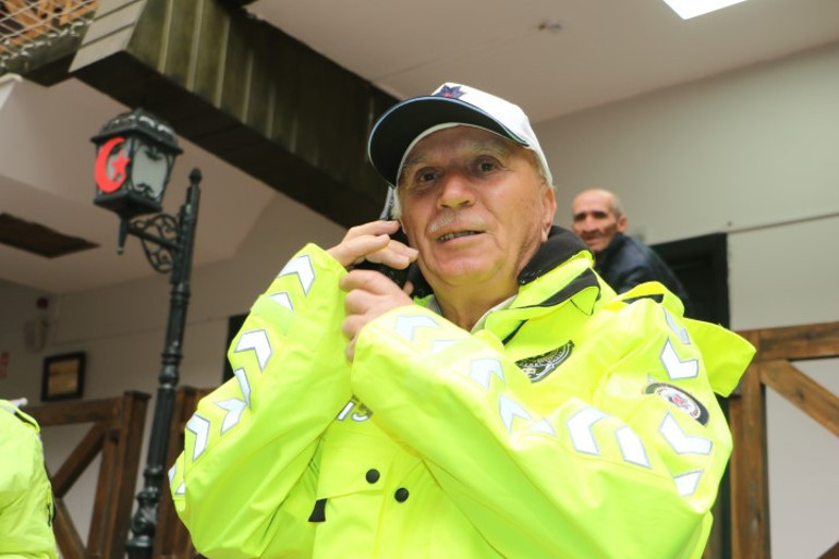 Polislik hayali sonunda gerçek oldu | 68 yaşında bu üniformayı giymek, çok güzel bir şey