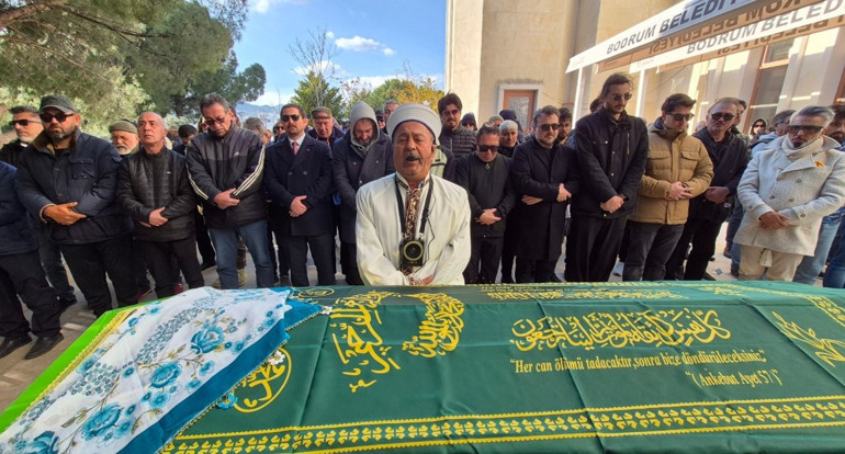 Vasiyeti yerine geldi... Tanyeli gözyaşlarıyla son yolculuğuna uğurlandı