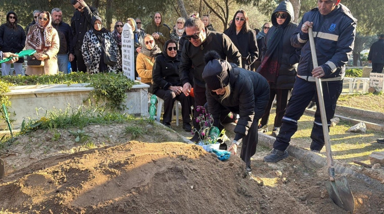Vasiyeti yerine geldi... Tanyeli gözyaşlarıyla son yolculuğuna uğurlandı
