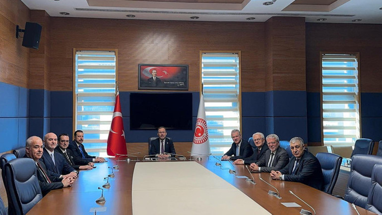 Mehmet Kasapoğlu’ndan İZTO’ya tam destek