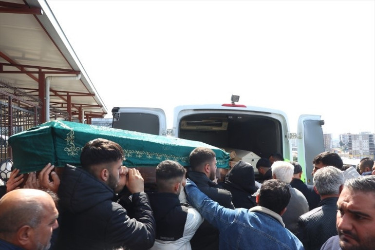 Baba ile oğlunun acı ölümü: Yan yana toprağa verildiler