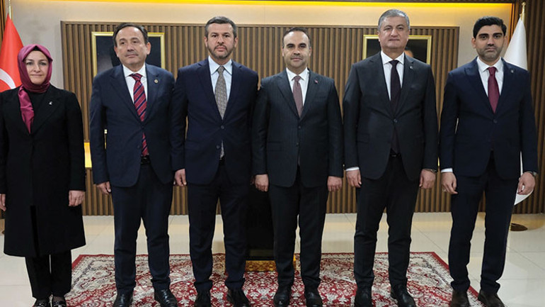 Sanayi ve Teknoloji Bakanı Kacır, Karabükte konuştu