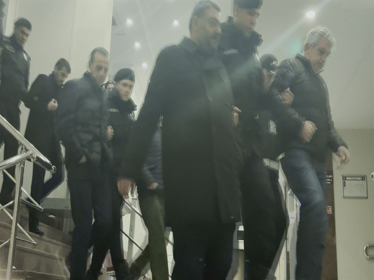 Son dakika: İBB Başkanı Ekrem İmamoğlu gözaltında İfade işlemleri sürüyor... Bakan Yerlikayadan Saraçhane açıklaması