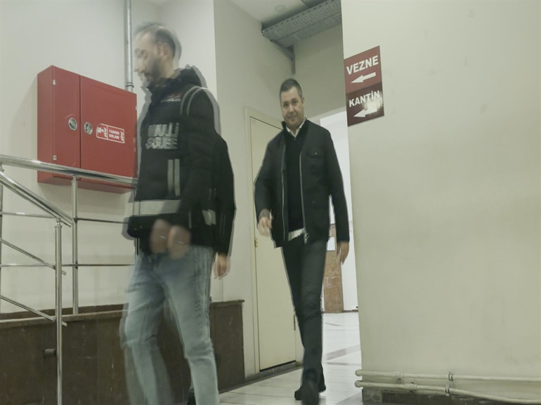 Son dakika: İBB Başkanı Ekrem İmamoğlu gözaltında İfade işlemleri sürüyor... Bakan Yerlikayadan Saraçhane açıklaması