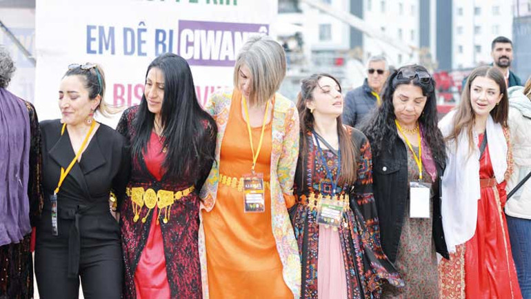 Yurtta Nevruz coşkusu... 3 ton odun yakıldı