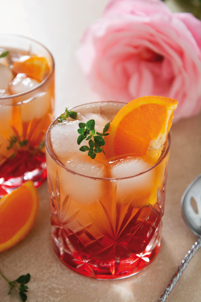 Üç tas has hoşaf veya bir sürahi şerbet... Sofrada geleneksel tatlara yer açalım