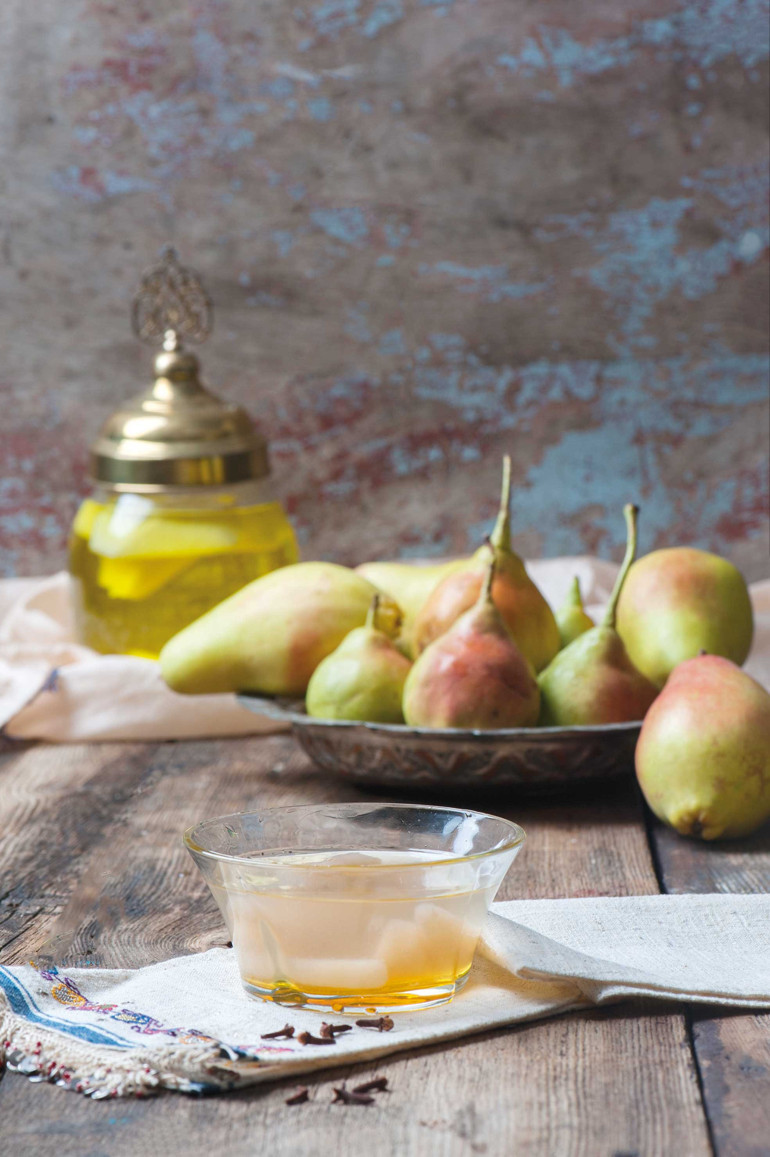 Üç tas has hoşaf veya bir sürahi şerbet... Sofrada geleneksel tatlara yer açalım