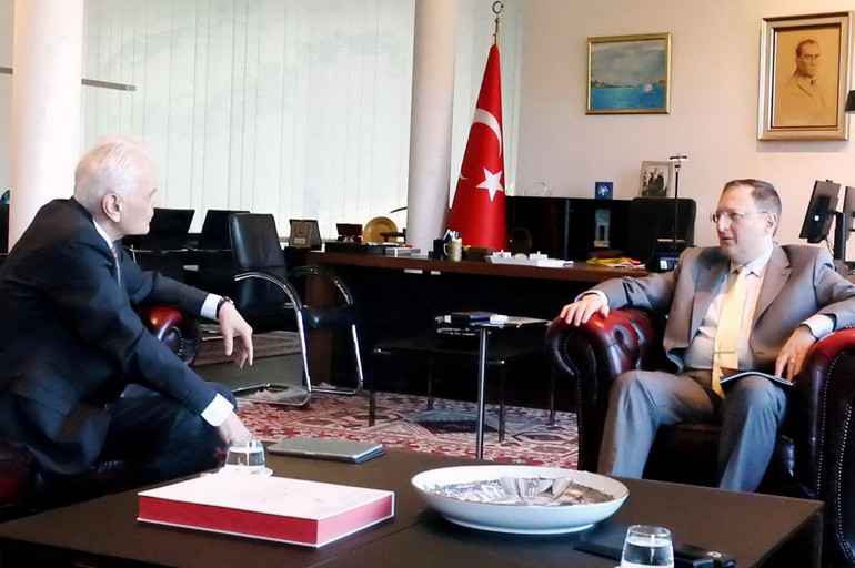 Yeni Berlin Büyükelçimiz Gökhan Turan göreve başladı