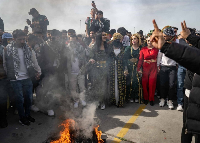 İstanbulda DEM Parti nevruz etkinliği düzenledi