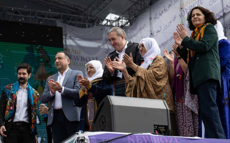 İstanbulda DEM Parti nevruz etkinliği düzenledi