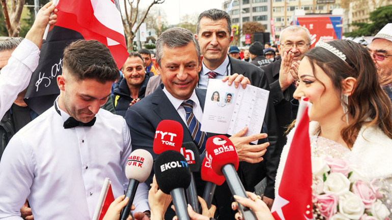 Özel’den Taksim yanıtı: Saraçhane’yi bırakmam