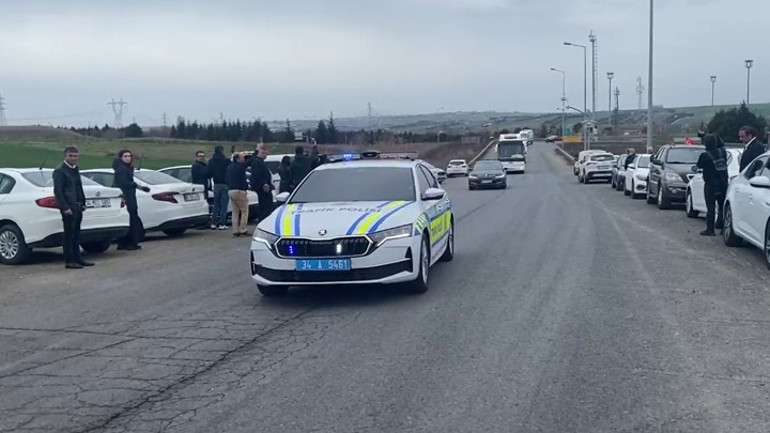CHP lideri Özel, Ekrem İmamoğlunu Silivrideki Marmara Cezaevinde ziyaret etti
