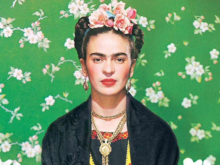 Mine Çayıroğlu Frida rolüyle tiyatroda