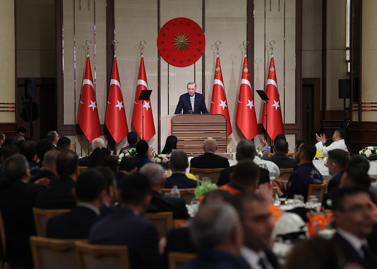 Son dakika haberi... Cumhurbaşkanı Erdoğan açıkladı: Ramazan Bayramı tatili 9 gün oldu