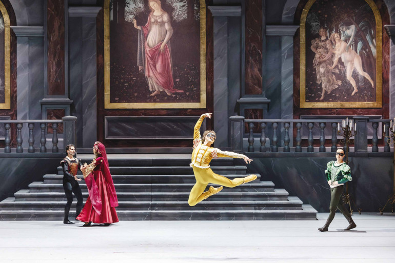 Tatile geldi, balemizin yıldızlarından biri oldu