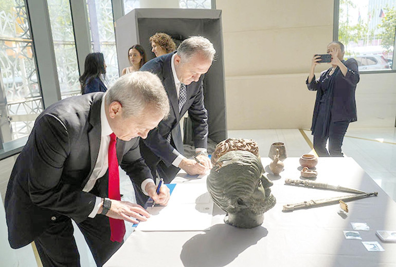 Eve dönen eserlerde onun imzası var... Türkiye dostu ABD’li savcı