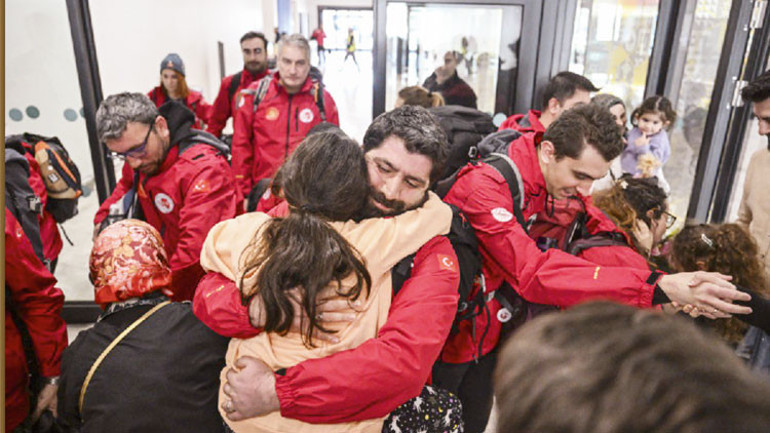 Üç liseli gencin kutup macerası