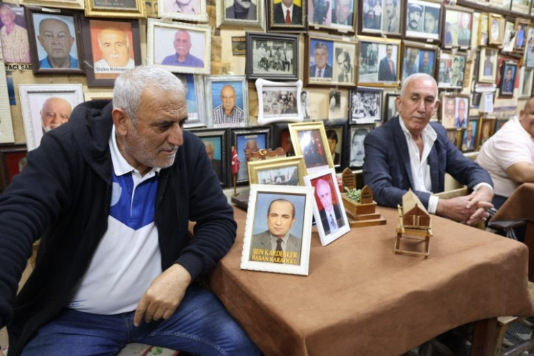 Ölüler Kıraathanesi olarak biliniyor: Bu bayramda da gelenek bozulmadı