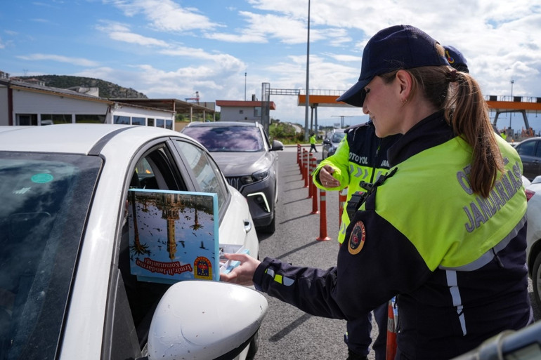 Son dakika: İstanbulda bayramın 1. gününde trafik kilit