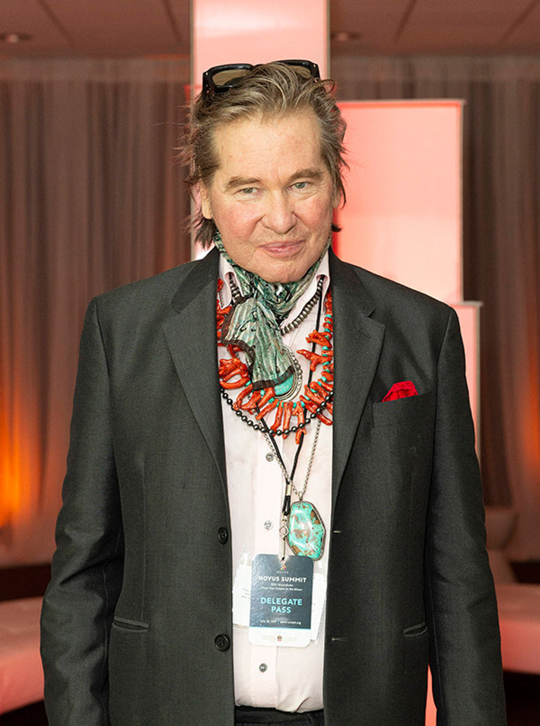 Kanseri yenip setlere geri dönmüştü... Hollywoodun efsane oyuncusu Val Kilmer hayatını kaybetti