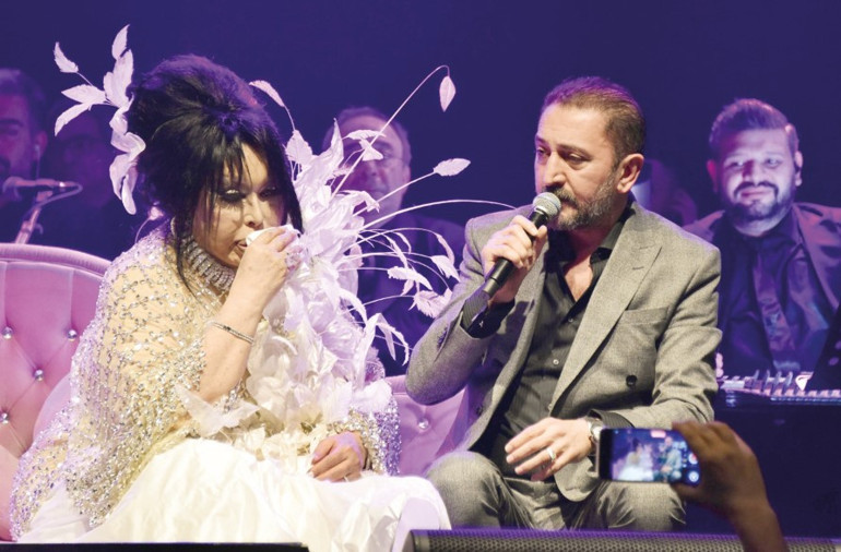 Şarkılar, gözyaşları Volkan Konak için