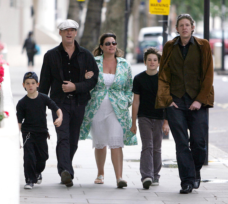 Kameralara hep gülümseyerek baktı ama hayat onu en büyük acılarla sınadı… Önce eşini sonra da kızını aynı hastalığa kurban verdi