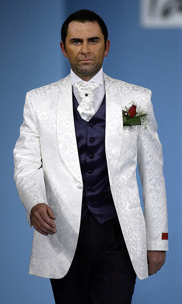 Bir dönemin en gözde mankeniydi... Köklerini hiç unutmadı, köyüne ev bile yaptırdı: Halaya bayram ziyareti