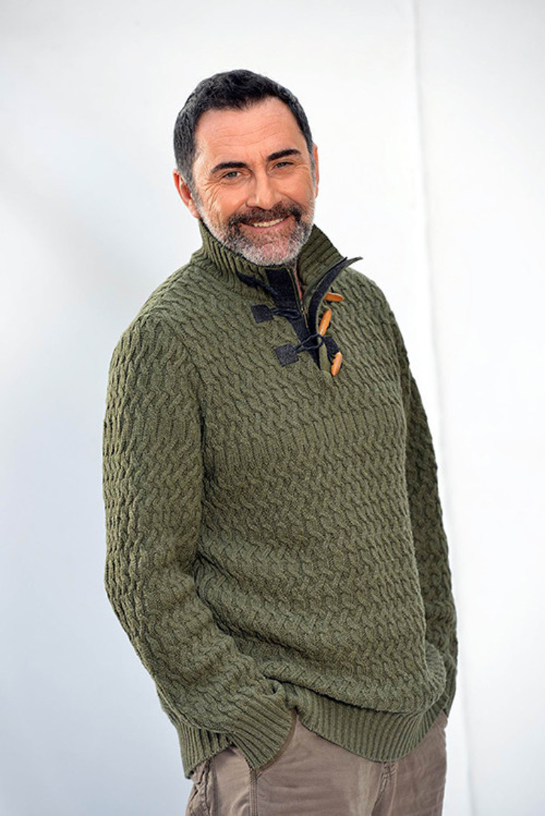 Bir dönemin en gözde mankeniydi... Köklerini hiç unutmadı, köyüne ev bile yaptırdı: Halaya bayram ziyareti