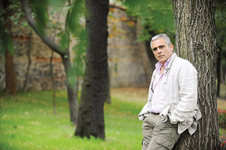 Bir dönemin en gözde mankeniydi... Köklerini hiç unutmadı, köyüne ev bile yaptırdı: Halaya bayram ziyareti