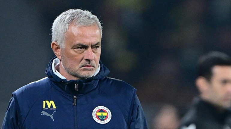 Nihat Kahveciden Jose Mourinhoya sert sözler: Bir tane büyük maç kazanamadın