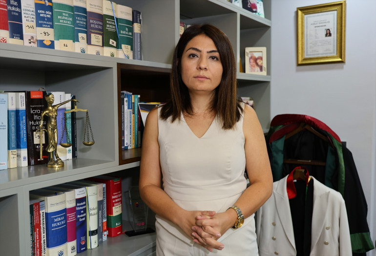 Polisi bile inandırıp olayda kullanmışlar Ağına düşürdükleri kişileri ABD yerine İstanbula göndermişler... Paralardan eser yok
