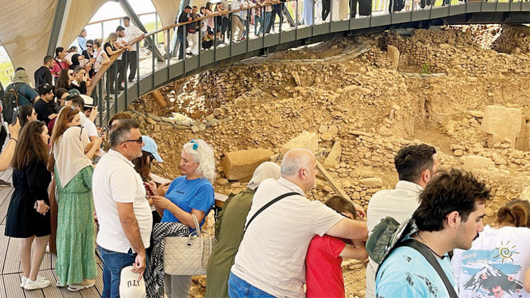 Göbeklitepe’yi 3 günde 30 bin kişi ziyaret etti: ‘Tarihin sıfır noktası’na bayram akını