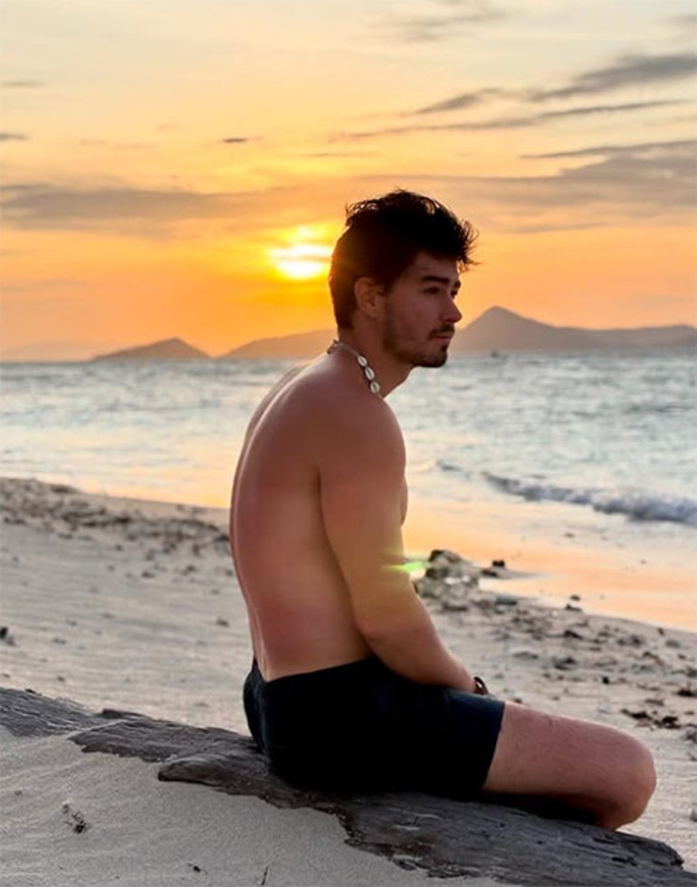 Genç dizi oyuncusundan kötü haber geldi: Çıktığı tatilde enfeksiyon kapıp komaya girdi