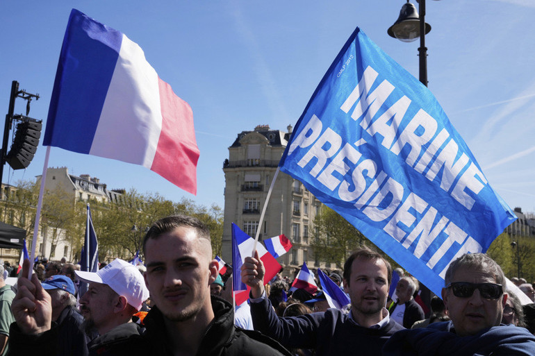 Fransada Le Pen depremi: Ulusal Birlik sokağa indi