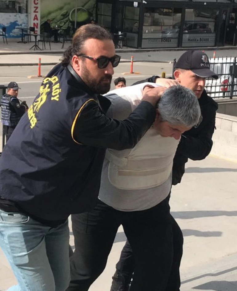 3 akrabasını katleden caniden kan donduran itiraf Haklı olan istekleri yüzünden tartışma yaşandı... Balkondan kaçmasa onu da öldürecektim