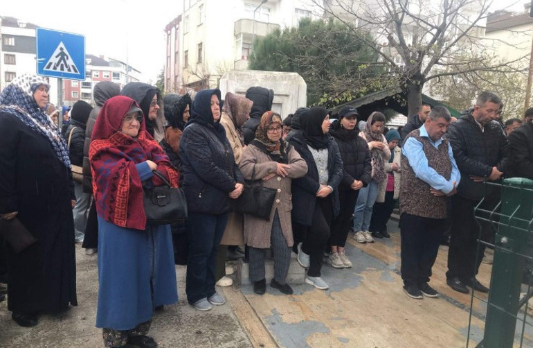 3 akrabasını katleden caniden kan donduran itiraf Haklı olan istekleri yüzünden tartışma yaşandı... Balkondan kaçmasa onu da öldürecektim