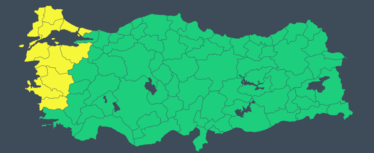 Hava bir anda buz kesti: Nisan ayında kar sürprizi Yanı başında kar başladı, İstanbulda trafik yoğunluğu yüzde 78e ulaştı