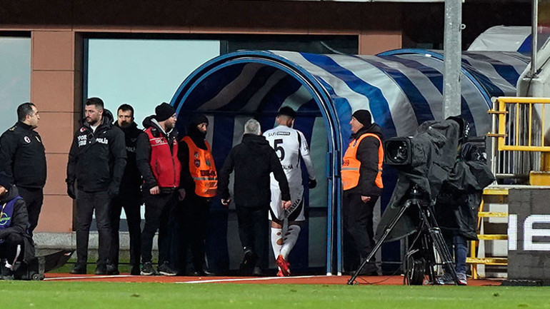 Beşiktaşta inanılmaz olay: 27 dakika oyunda kalabildi, tarihe geçti 4 günde 2 kırmızı kart...